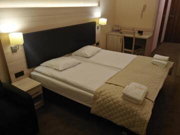 Фото номера Двухместный номер с 1 кроватью Отель Spa Hotel Gloria г. Пшемысль 3