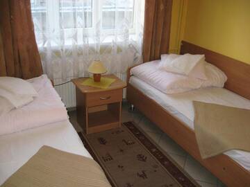Фото номера Двухместный номер с 2 отдельными кроватями Отель Hotel Europejski г. Пшемысль 4