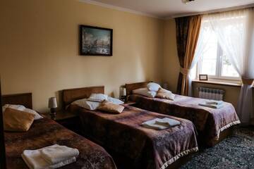 Фото номера Трехместный номер Отель Hotel Marko г. Пшемысль 4