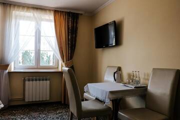 Фото номера Трехместный номер Отель Hotel Marko г. Пшемысль 5