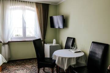 Фото номера Трехместный номер Отель Hotel Marko г. Пшемысль 3