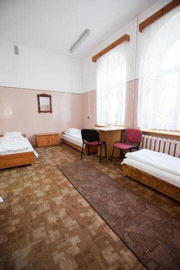 Фото номера Кровать в общем номере с 4 кроватями Хостелы Schronisko Młodzieżowe PTSM Matecznik г. Пшемысль 5