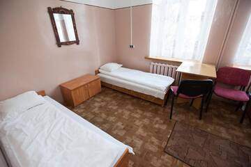 Фото номера Кровать в общем номере с 4 кроватями Хостелы Schronisko Młodzieżowe PTSM Matecznik г. Пшемысль 6