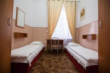 Фото номера Двухместный номер с 2 отдельными кроватями Хостелы Schronisko Młodzieżowe PTSM Matecznik г. Пшемысль 22