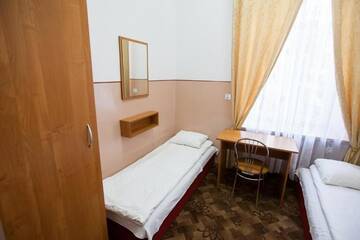 Фото номера Двухместный номер с 2 отдельными кроватями Хостелы Schronisko Młodzieżowe PTSM Matecznik г. Пшемысль 21