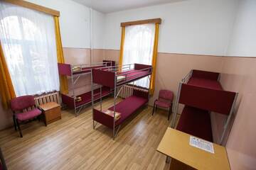Фото номера Спальное место на двухъярусной кровати в общем 8-местном номере для мужчин и женщин Хостелы Schronisko Młodzieżowe PTSM Matecznik г. Пшемысль 4
