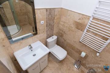 Фото номера Апартаменты - 1-й этаж Апарт-отели Apartamenty Galicja г. Пшемысль 5