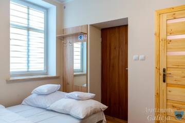 Фото номера Апартаменты - 1-й этаж Апарт-отели Apartamenty Galicja г. Пшемысль 5